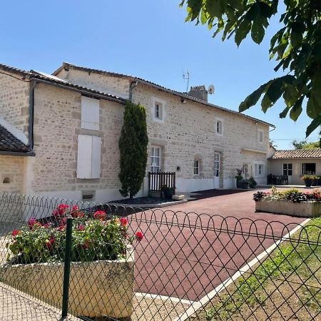 Chambres D'Hotes Du Puy D'Anche Sauzé-Vaussais Exterior foto