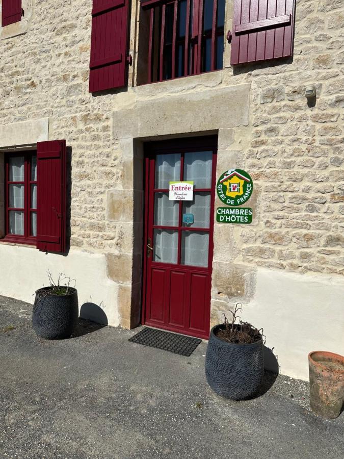 Chambres D'Hotes Du Puy D'Anche Sauzé-Vaussais Exterior foto